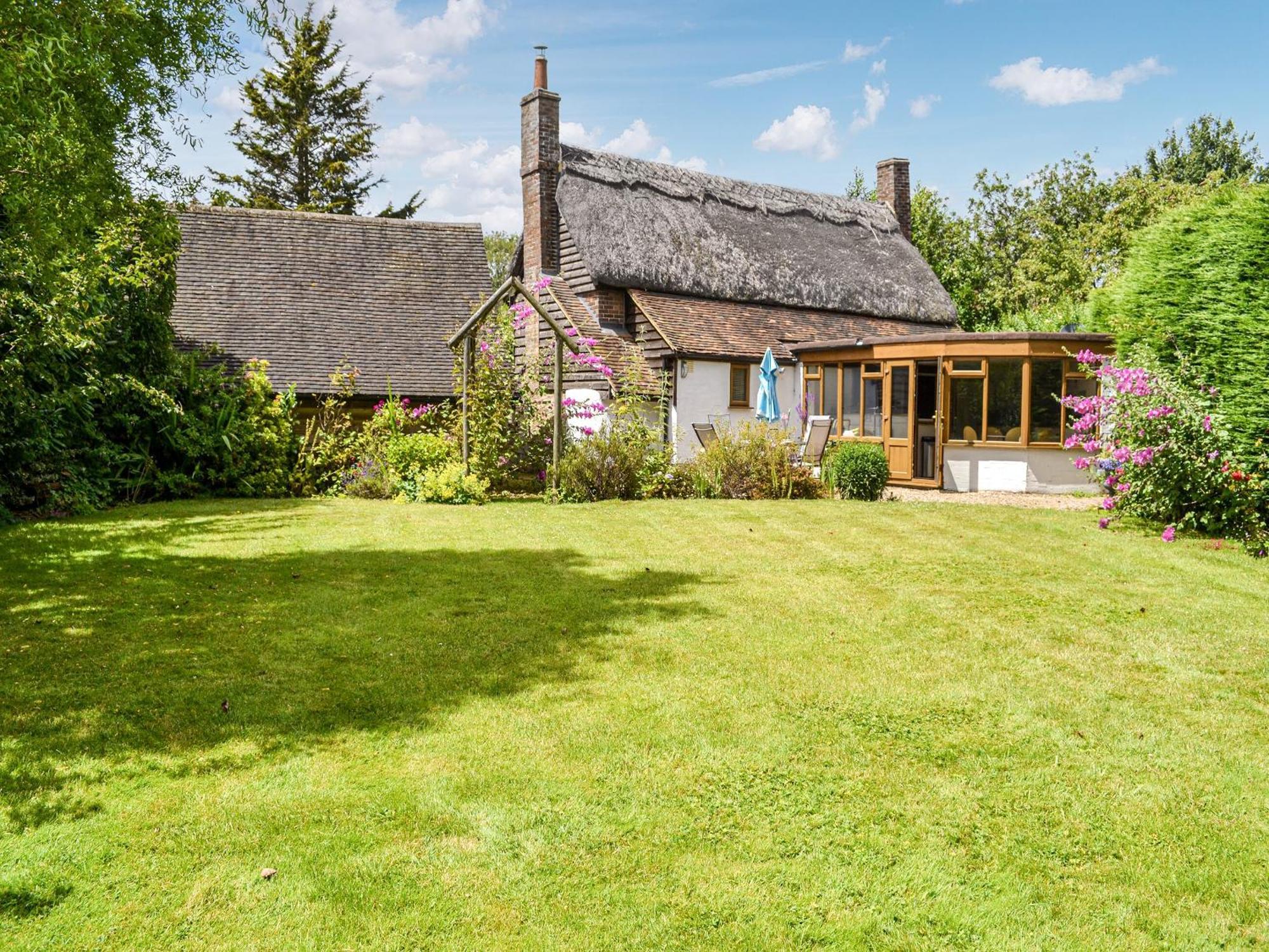 The Old Thatched Cottage Tenterden Dış mekan fotoğraf